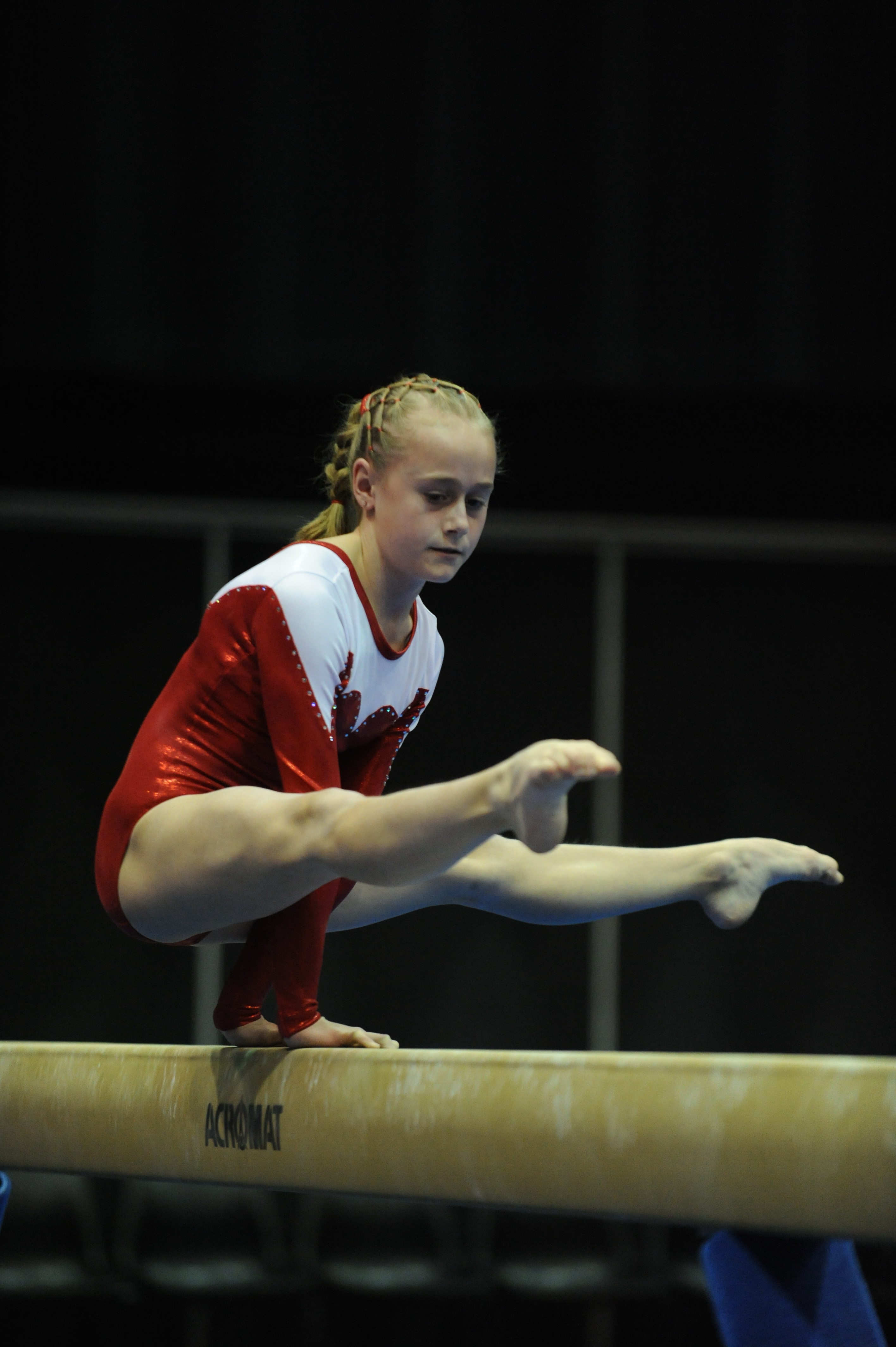 Olivia Wills moves in style to take title